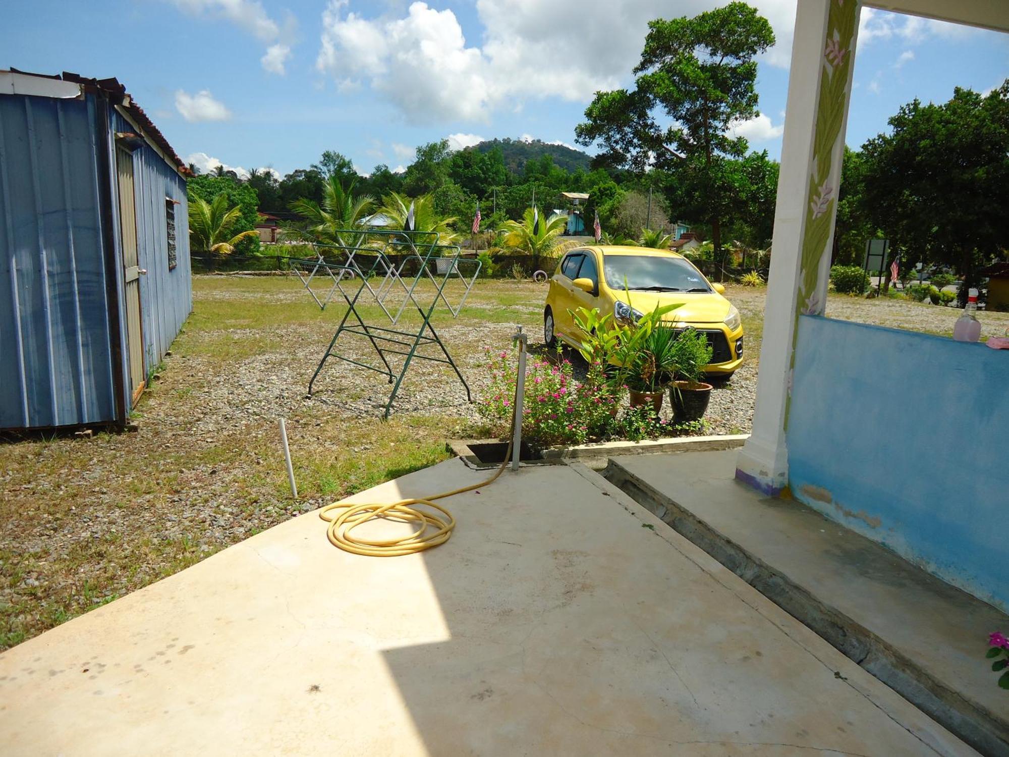D'pinggir Guest Lodge